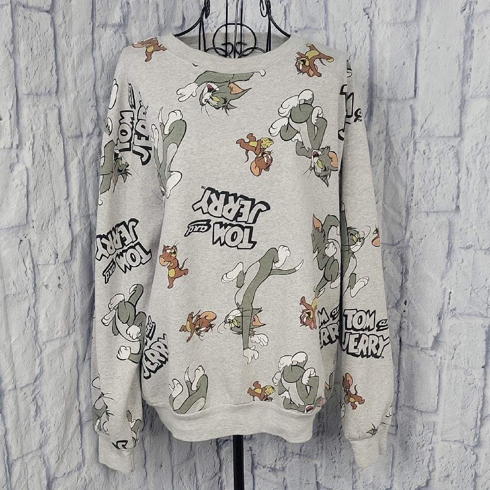 Tom and‎ Jerry Gray Long Sleeve Graphic Sweatshirt Large